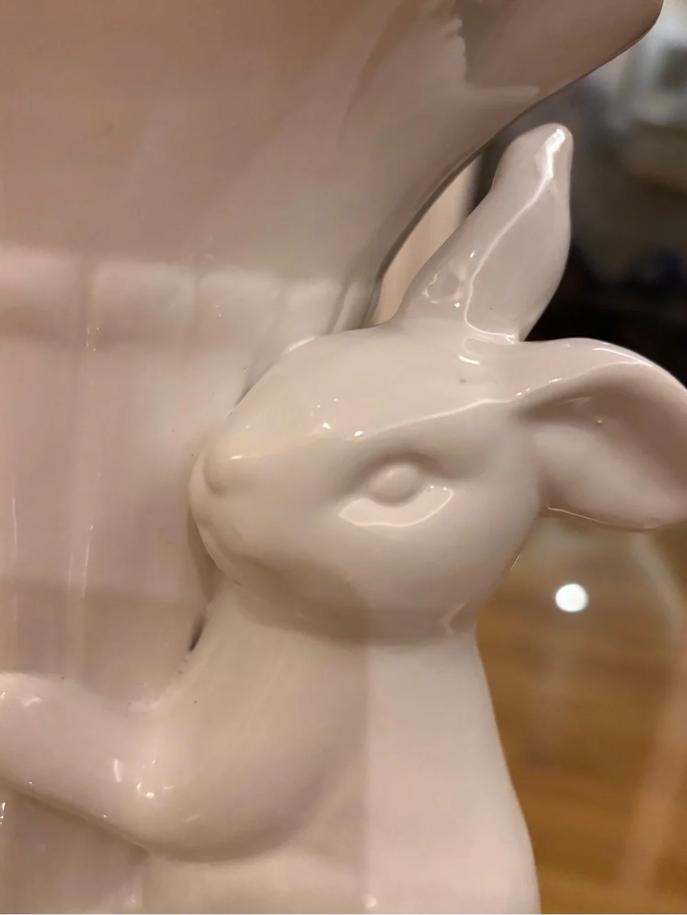 Martha Stewart White Rabbit Ceramic Vase w/“real touch” Pink + White tulips🌷